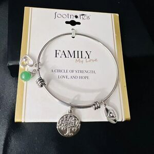 $60 Footnotes Too Family Circle of Strength Love Hope Charm Bangle Bracelet XY